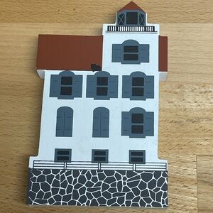 Lorain Harbor Lighthouse, Ohio. Cat’s Meow Nautical Series 1992 Wood Collectable